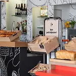 Hotel Ibis Chateau 3*
