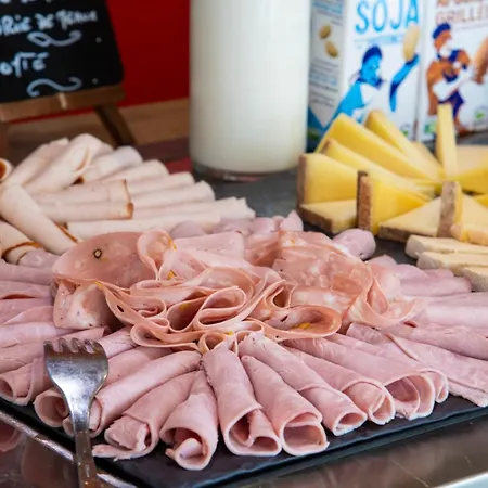 Ibis Chateau فندق