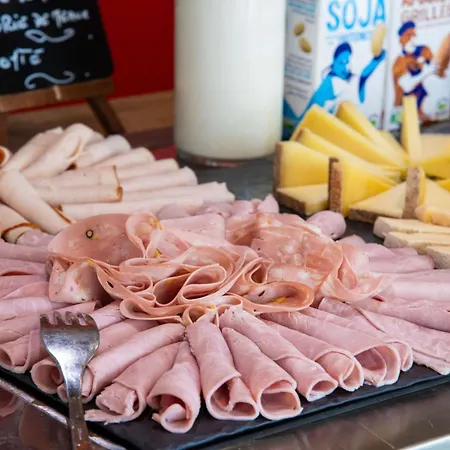 Ibis Chateau فندق