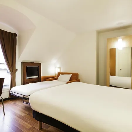 Ibis Chateau Hotell 3*