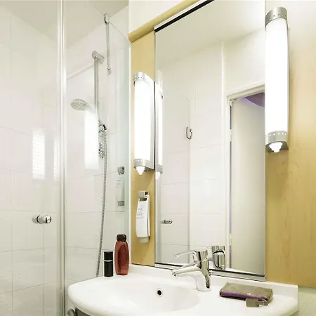 Ibis Chateau فندق فيرفاي