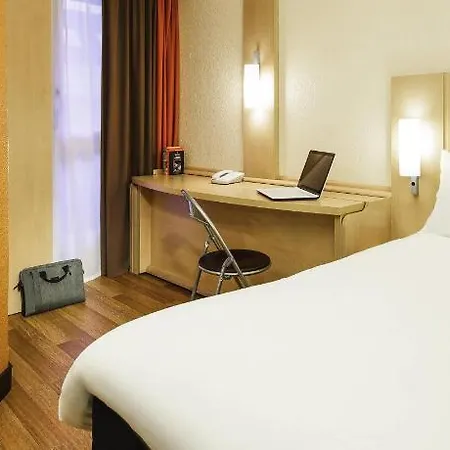 Ibis Chateau Hotell 3*
