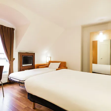 Ibis Chateau Otel