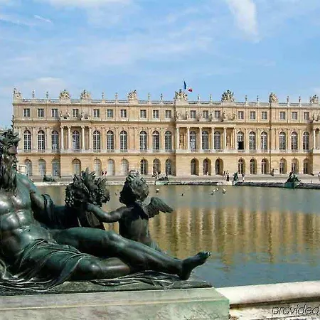 Ibis Chateau Hotel Versailles