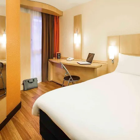 Ibis Chateau 3* فيرفاي