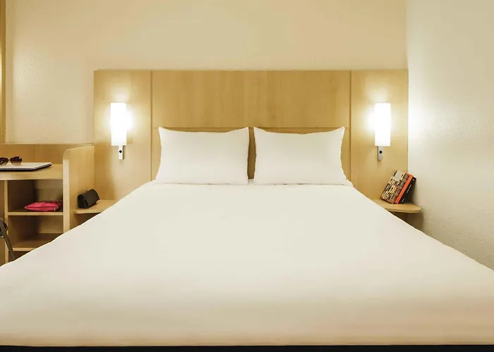 Ibis Chateau 3* ורסאי