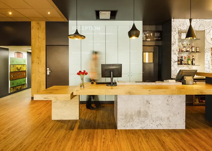 Ibis Chateau Hotell 3*