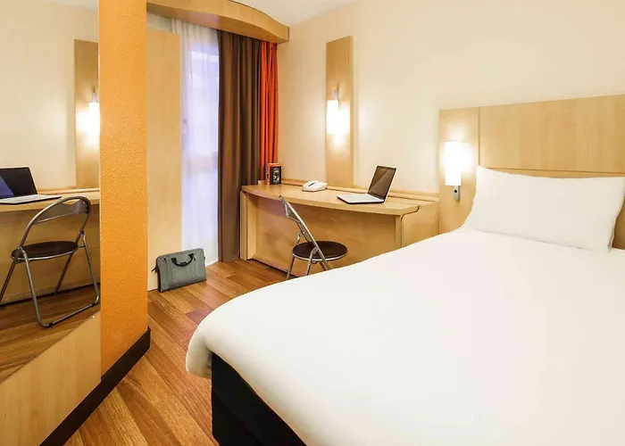 Ibis Chateau 3* ורסאי